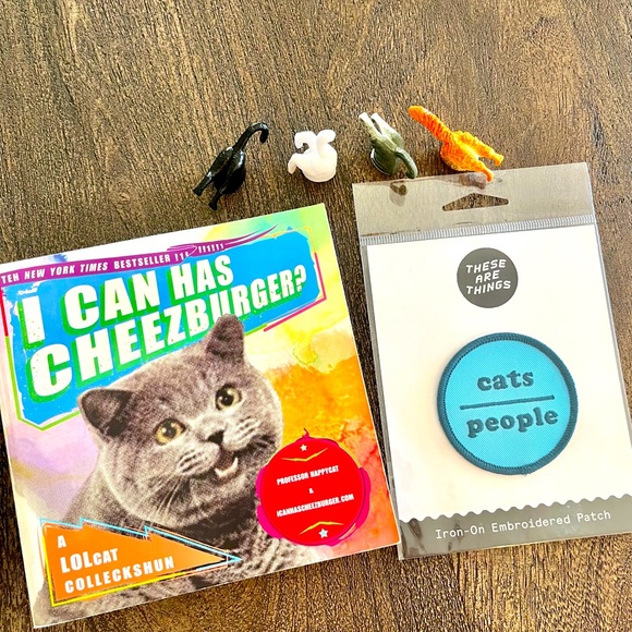 Cat lovers gift pack - book magnets and iron on patch - Picture 1 of 7
